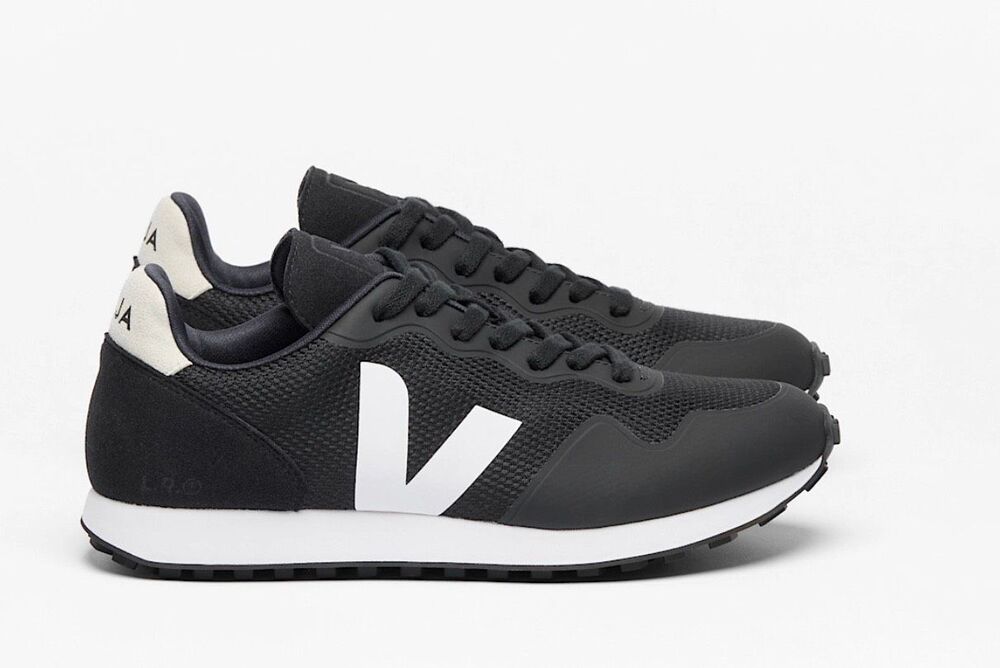 Veja SDU B-MESH in Black & White NWB Size US 5